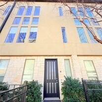 1600 N Haskell Ave. in Dallas, TX - Building Photo