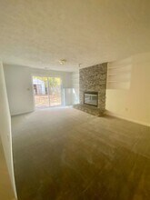 15 Oak Rd in Stafford, VA - Foto de edificio - Building Photo