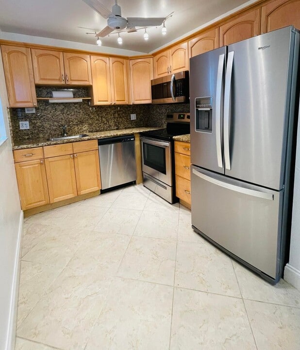 252 Brittany F, Unit F in Delray Beach, FL - Building Photo