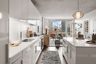 Cortland River North in Chicago, IL - Building Photo