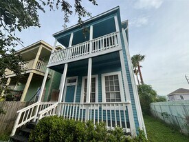 3410 Sealy Ave in Galveston, TX - Building Photo