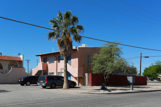 150-162 E 21st St in Tucson, AZ - Foto de edificio - Building Photo