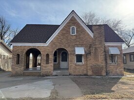1903 16th St in Lubbock, TX - Building Photo