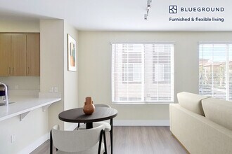 701 Breeze Hill Rd in Vista, CA - Building Photo - Building Photo
