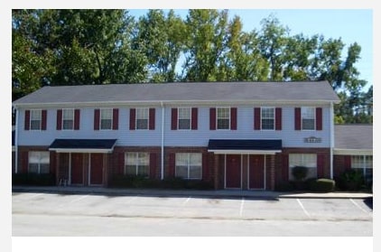 Fountain Arms in Fountain Inn, SC - Foto de edificio - Building Photo