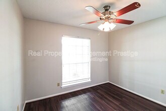 16411 Clearcrest Dr in Houston, TX - Building Photo - Building Photo