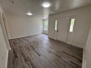 3037 Summer Lake Dr in Gainesville, GA - Building Photo - Building Photo