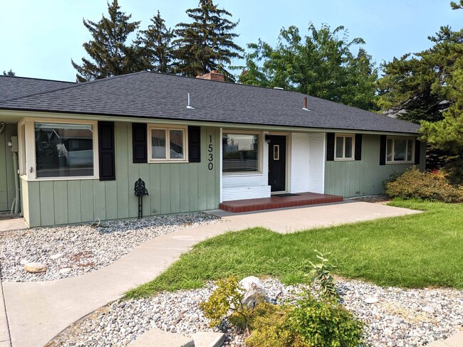 property at 1530 Eastmont Ave