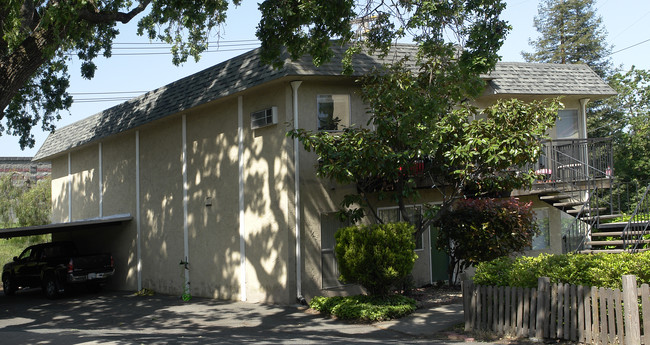 1335 Creekside Dr in Walnut Creek, CA - Building Photo - Building Photo