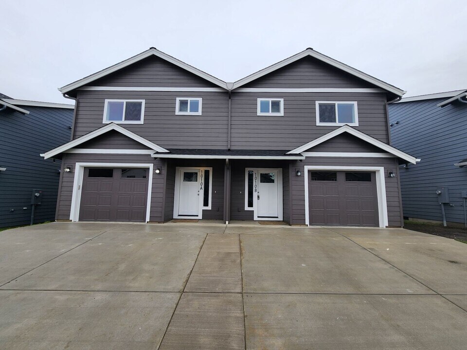 1010 Peach Rd in Winlock, WA - Building Photo