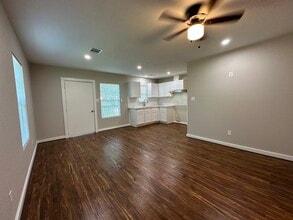 1810 Edgewood St, Unit A in Liberty, TX - Building Photo - Building Photo