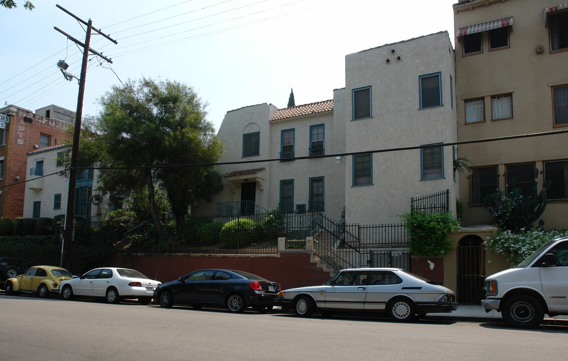 542 S Coronado St in Los Angeles, CA - Building Photo