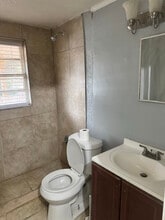 1214 Gillespie Ave in Albany, GA - Foto de edificio - Building Photo