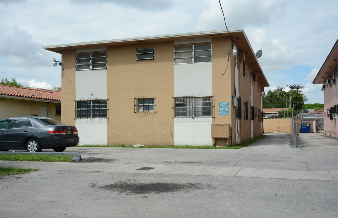 1830 NW 22nd Ct in Miami, FL - Building Photo