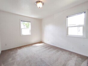 7008 N Amherst St in Portland, OR - Building Photo - Building Photo