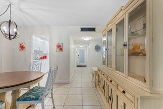 2900 NW 48th Terrace in Lauderdale Lakes, FL - Building Photo - Building Photo