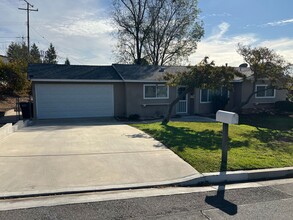 1306 Calle Bouganvilla in Thousand Oaks, CA - Building Photo - Building Photo