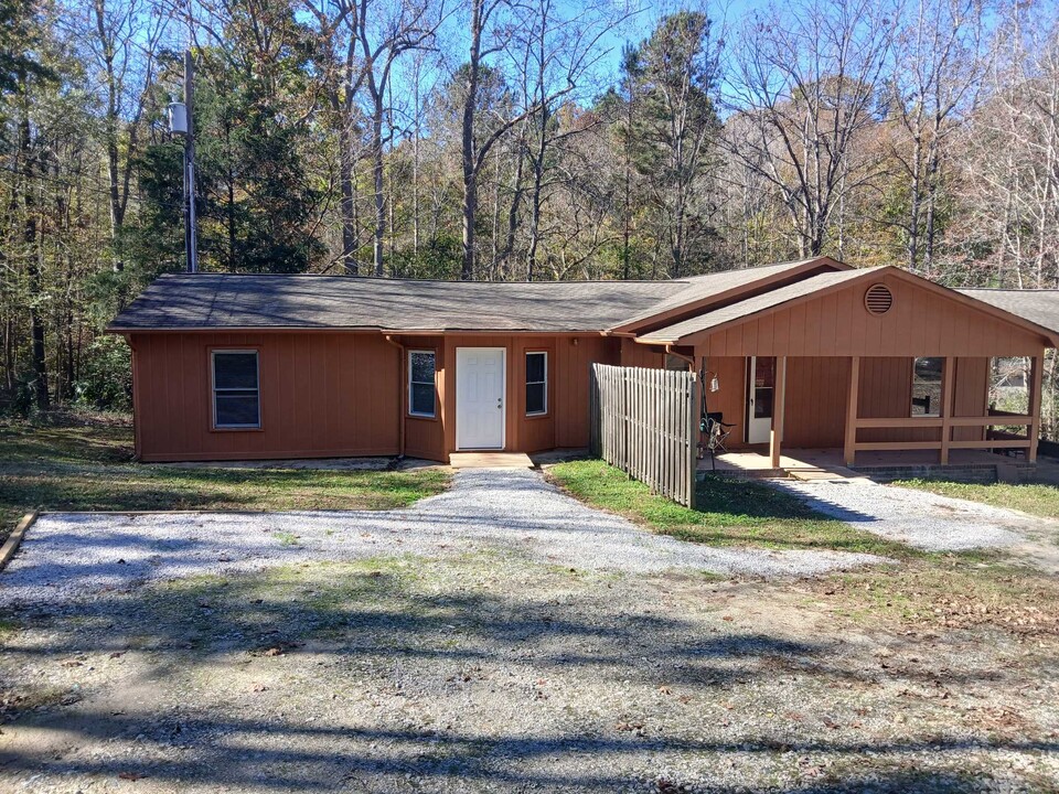 1147 Mills Ln in Lancaster, SC - Building Photo