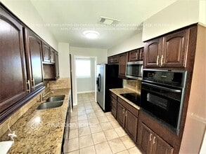 318 SW Murphy Rd in Burleson, TX - Building Photo - Building Photo