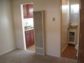 6410 N Paramount Blvd in Long Beach, CA - Building Photo - Building Photo