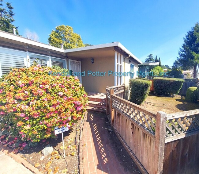 property at 417 Clubhouse Dr