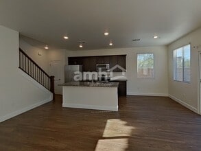 696 N Water St in Henderson, NV - Building Photo - Building Photo