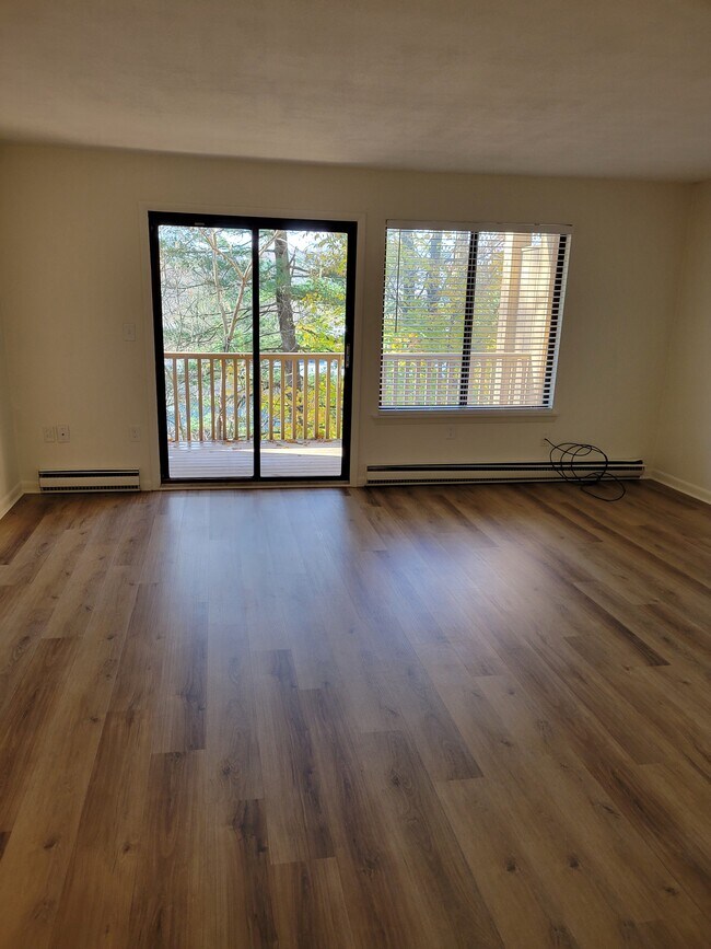 11 Great Oak Ct in Cromwell, CT - Foto de edificio - Building Photo