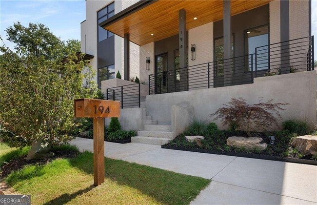 194 E Lake Terrace SE in Atlanta, GA - Building Photo - Building Photo