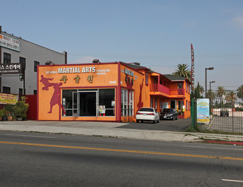 1149 Crenshaw Blvd in Los Angeles, CA - Foto de edificio