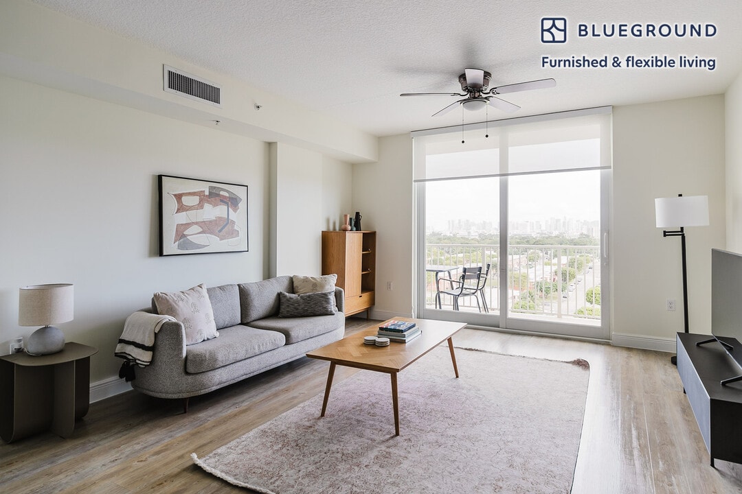 987 SW 37th Ave in Miami, FL - Building Photo