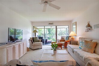 6725 Winkler Rd in Ft. Myers, FL - Building Photo - Building Photo