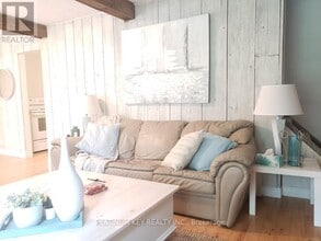 5409 Oak Ave in Lambton Shores, ON - Building Photo - Building Photo