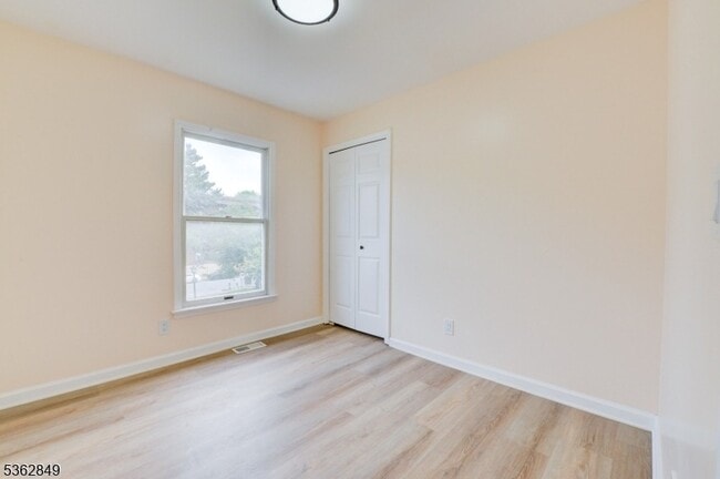 145 S Arlington Ave in East Orange, NJ - Foto de edificio - Building Photo