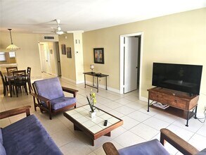 2097 S Ocean Dr in Hallandale Beach, FL - Building Photo - Building Photo