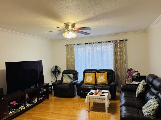 30 Westgate Rd, Unit 5 in Boston College, MA - Foto de edificio - Building Photo