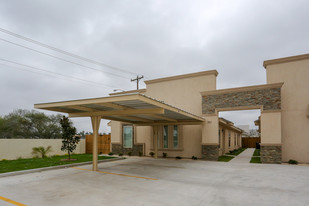 Heights at McColl in McAllen, TX - Building Photo