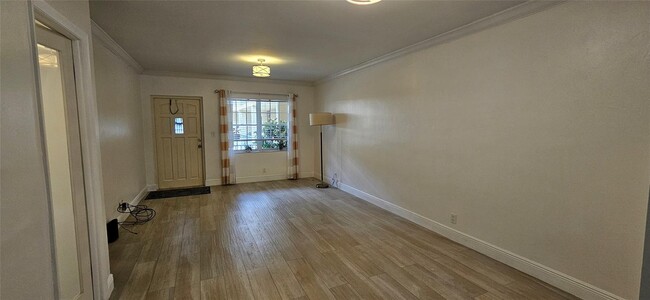 917 NE 16th Ave, Unit 6 in Fort Lauderdale, FL - Foto de edificio - Building Photo