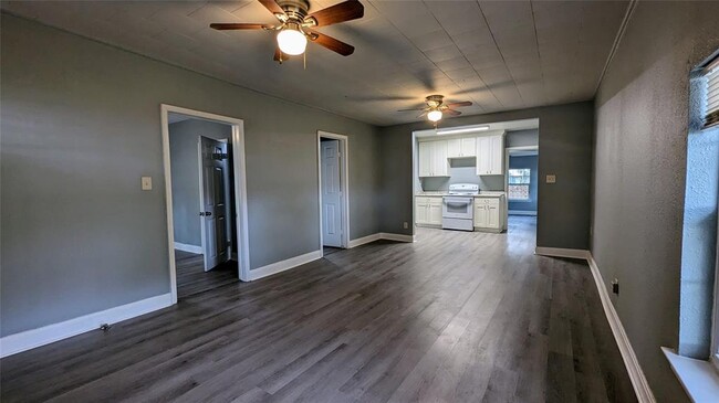 1310 Amelia St in Beaumont, TX - Building Photo - Building Photo