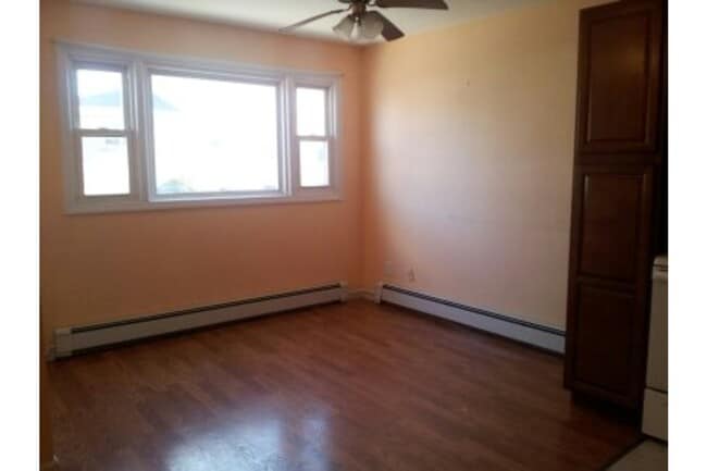 269 N 1st Ave in Manville, NJ - Building Photo - Building Photo