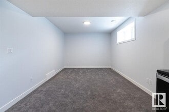 17 Raspberry Rd in St. Albert, AB - Building Photo - Building Photo