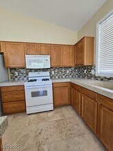 3031 Panorama Ridge Dr in Henderson, NV - Building Photo - Building Photo