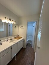 456 Hollins Rd in Wilmington, NC - Building Photo - Building Photo