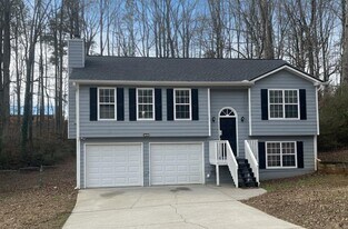 5568 Elderberry Ln in Flowery Branch, GA - Building Photo