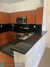 11473 NW 81st Ln in Miami, FL - Building Photo - Building Photo