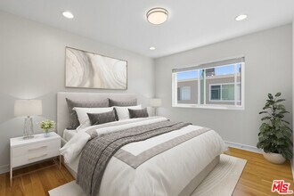 13055 Mindanao Way in Marina Del Rey, CA - Building Photo - Building Photo