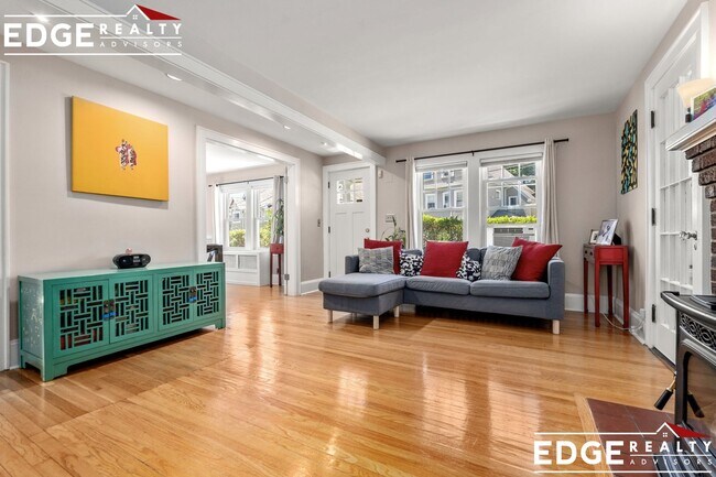 27 Union St in Watertown, MA - Foto de edificio - Building Photo