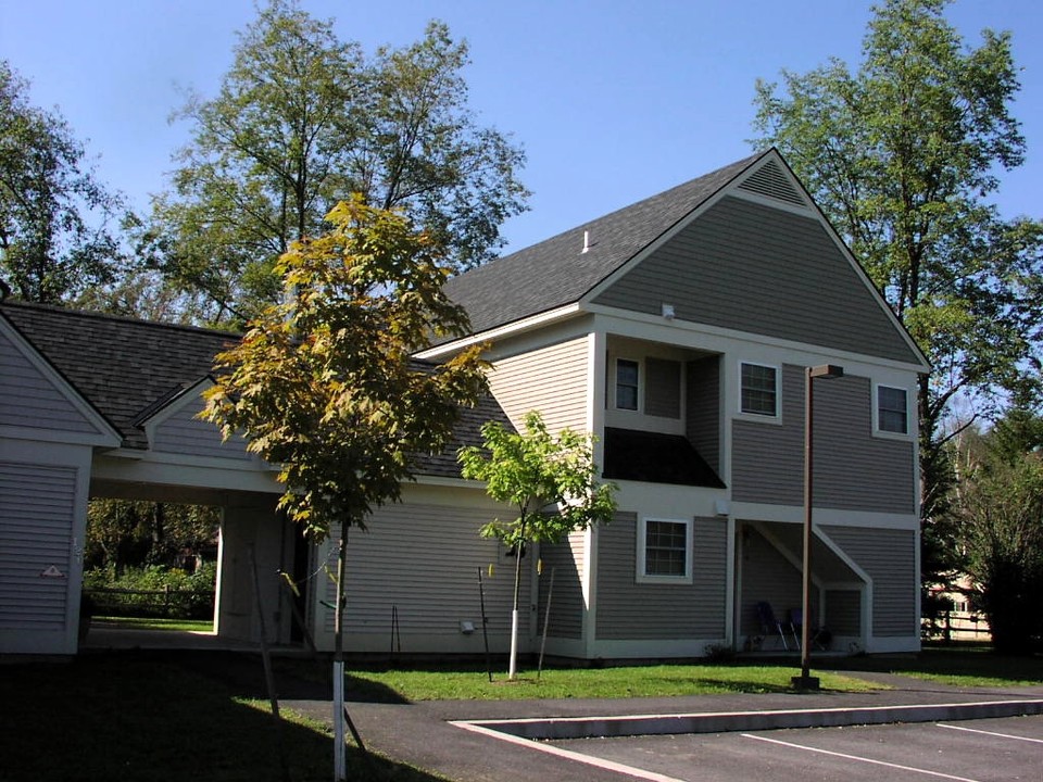 Manchester Commons in Manchester Center, VT - Foto de edificio