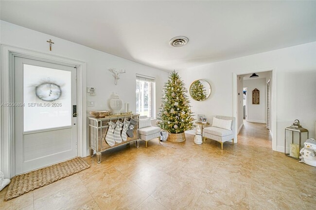 10600 SW 80th Ct in Miami, FL - Foto de edificio - Building Photo