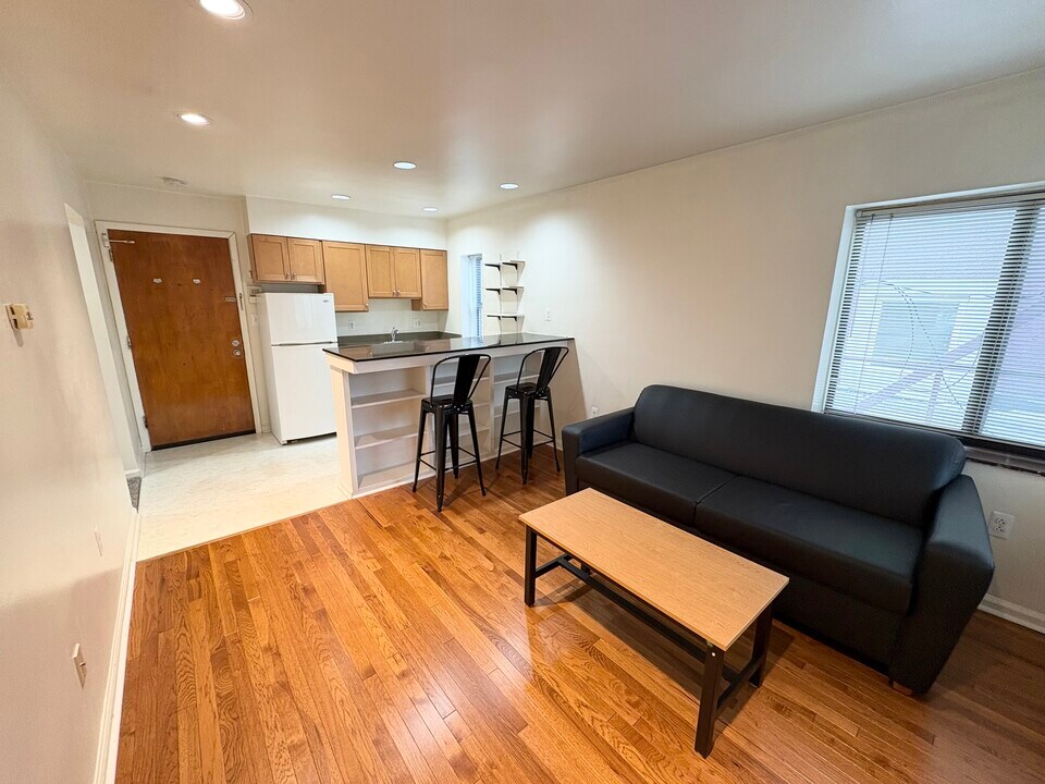 Amsterdammer Place in Ann Arbor, MI - Building Photo