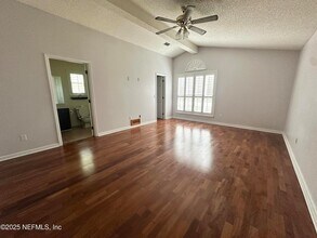 10373 Birchfield Dr in Jacksonville, FL - Building Photo - Building Photo
